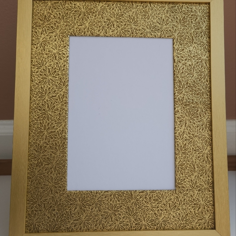 Elegant Gold Photo Frame